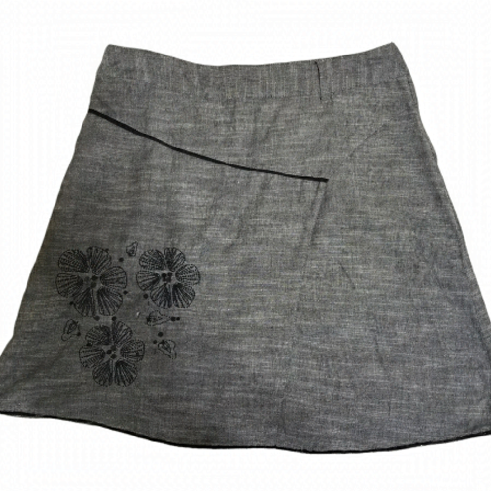 Gray Floral Embroidered Women's Skirt Size 12